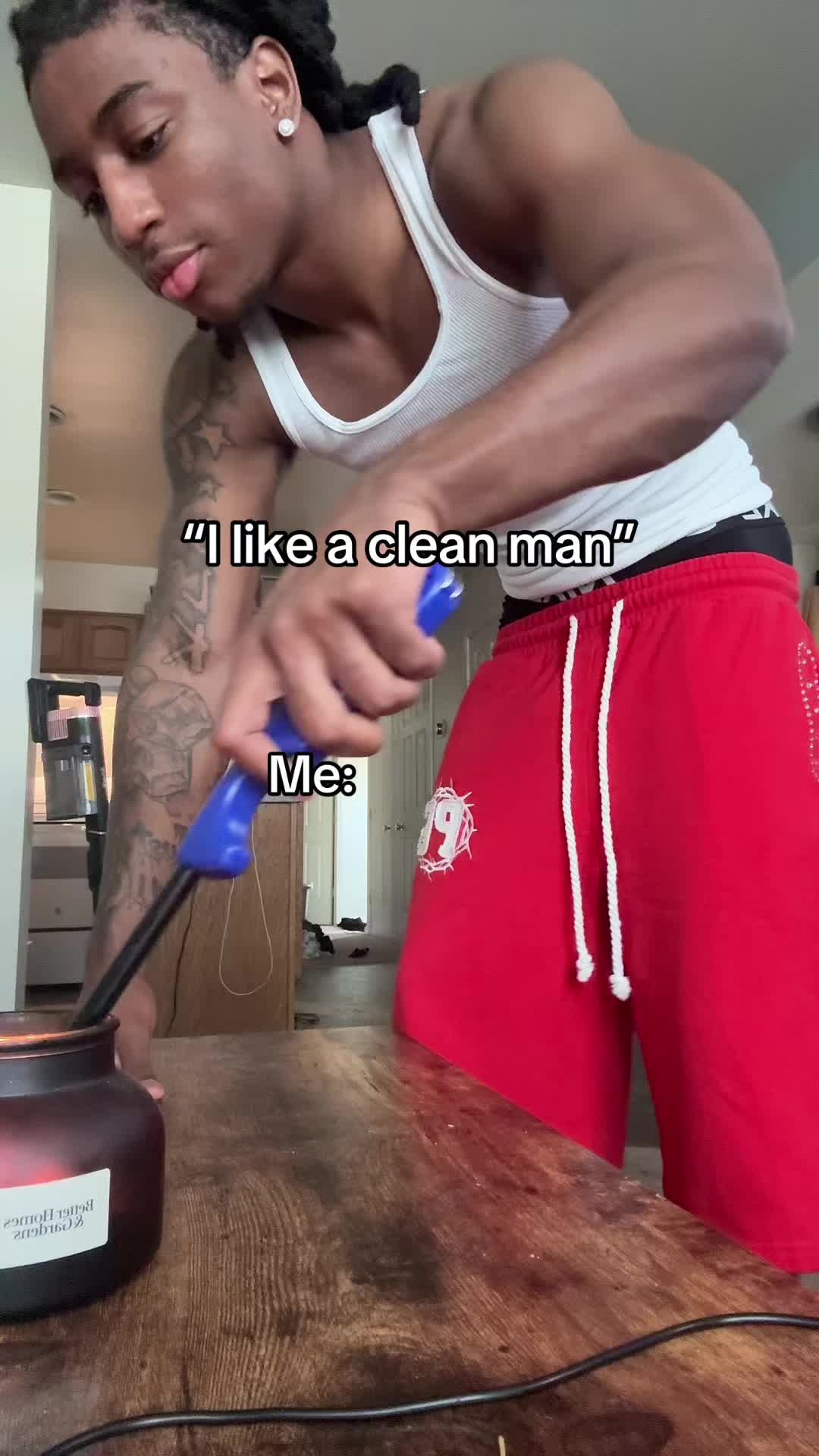 @ꨄ.