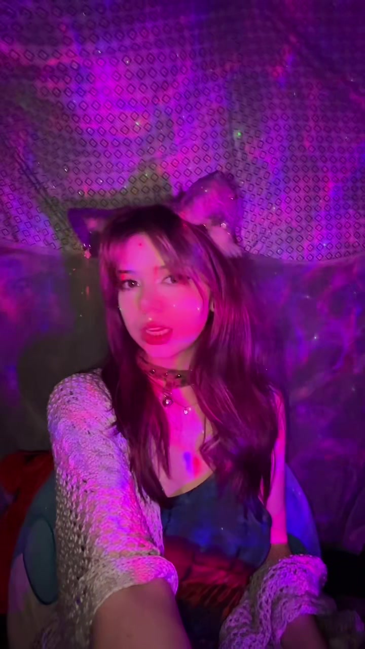 @Foxy_Roxy🍃🐾
