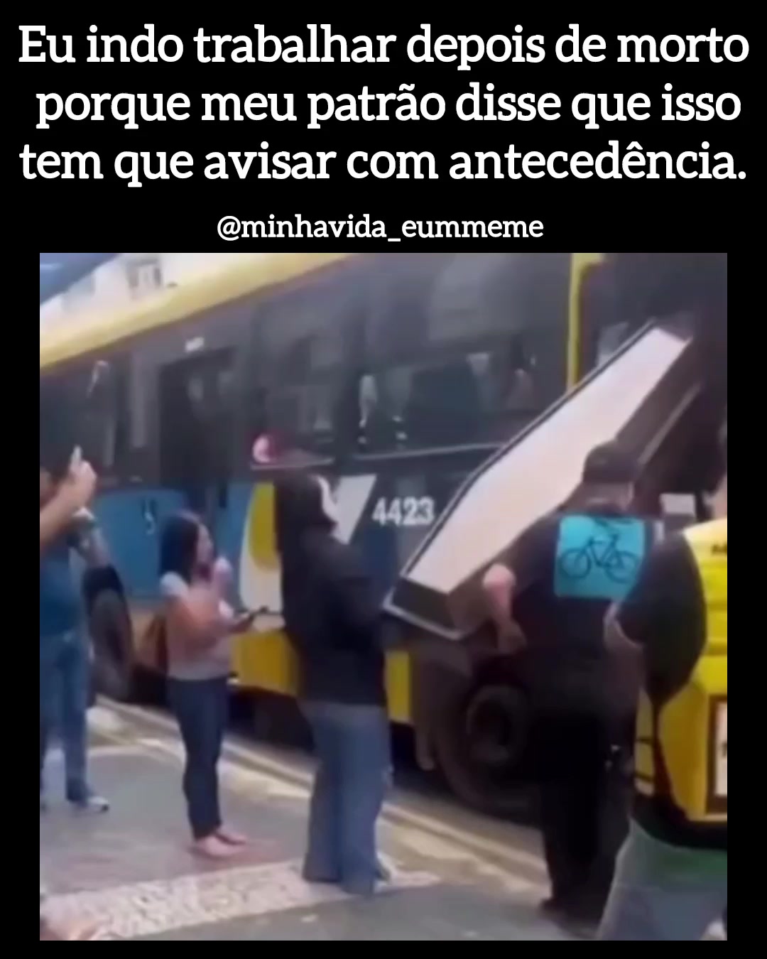 @"MINHA VIDA &Eacute; UM MEME"