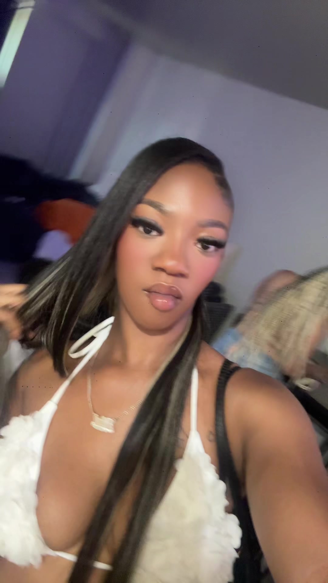 @Akaylaaa