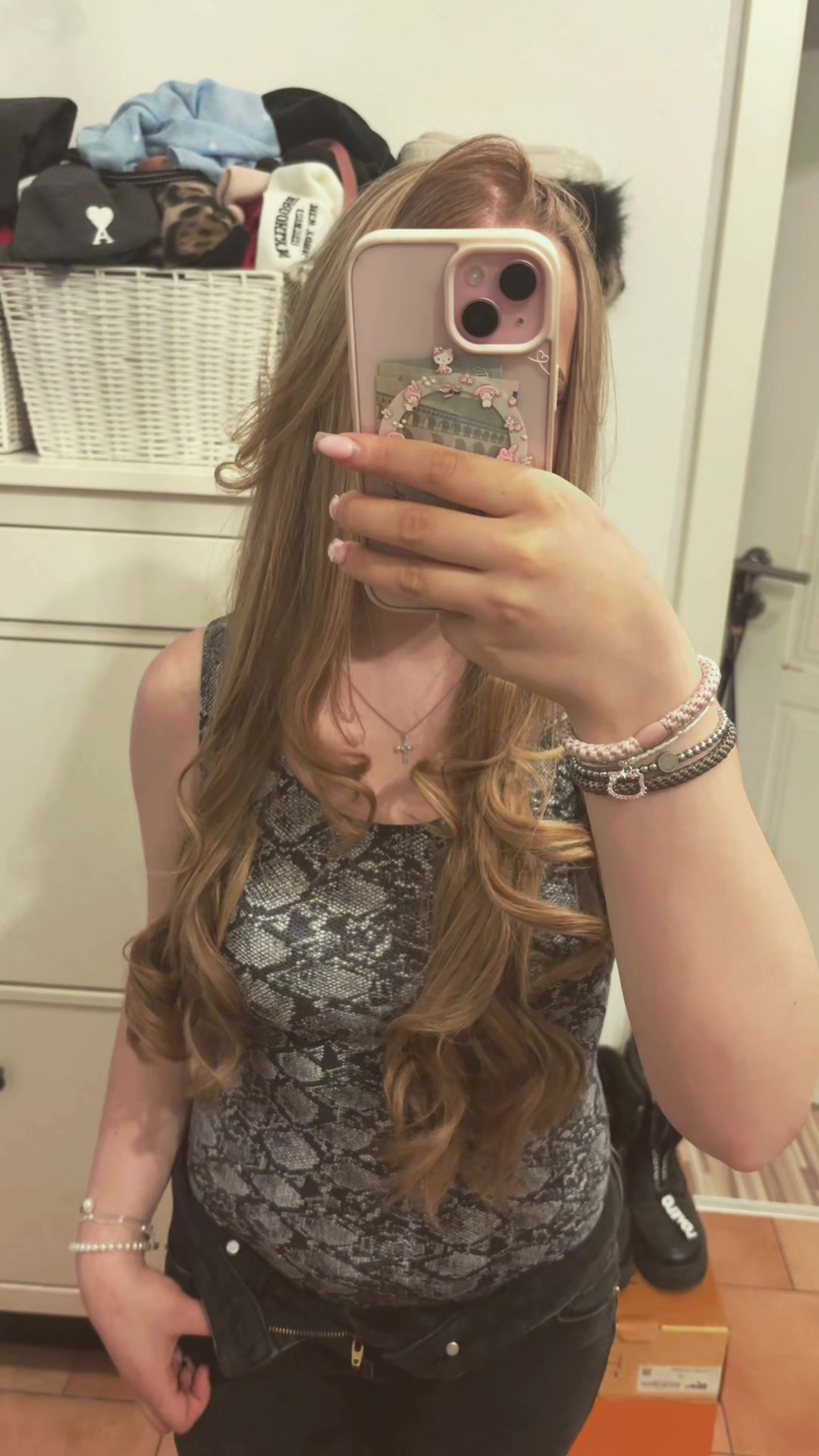 @ᥫ᭡.