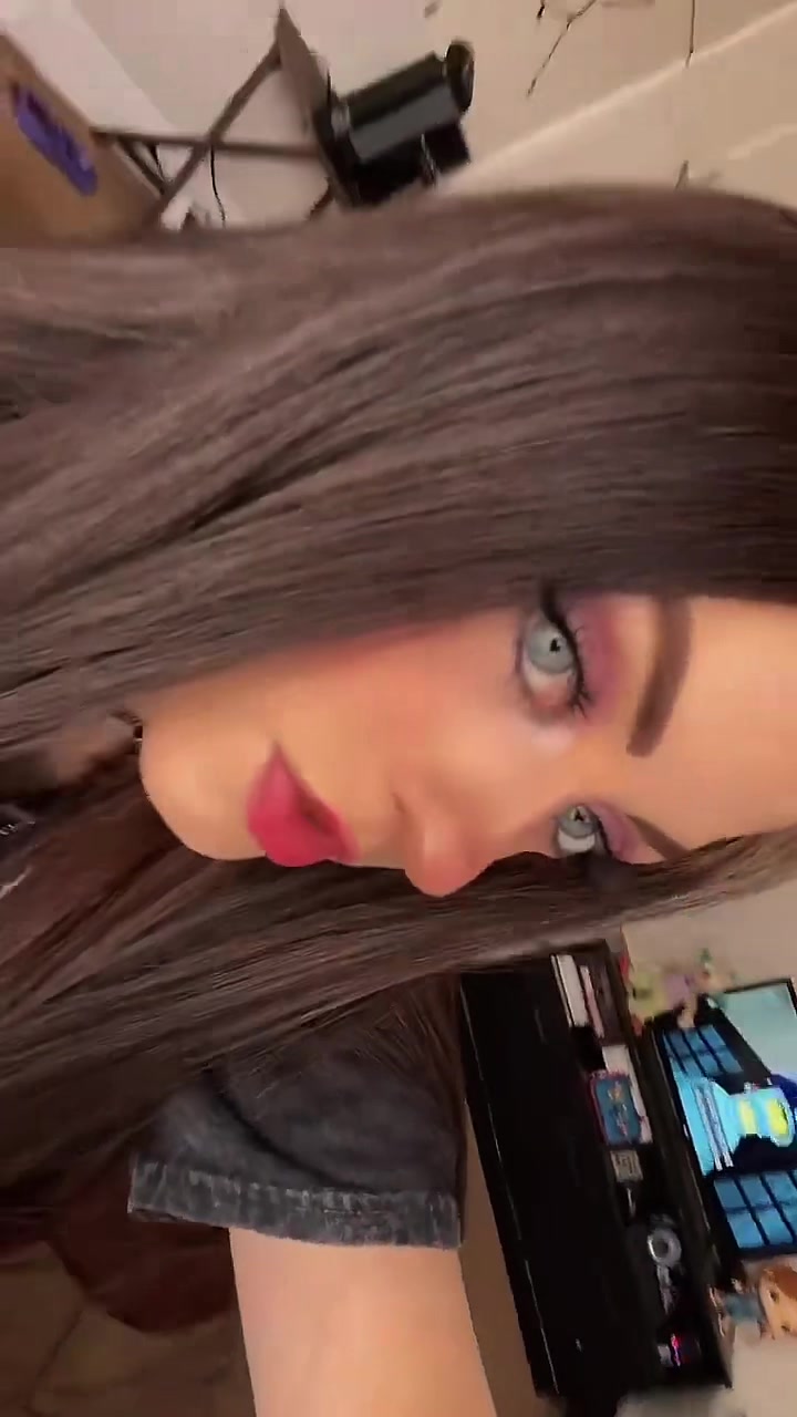 @kellyyya1010