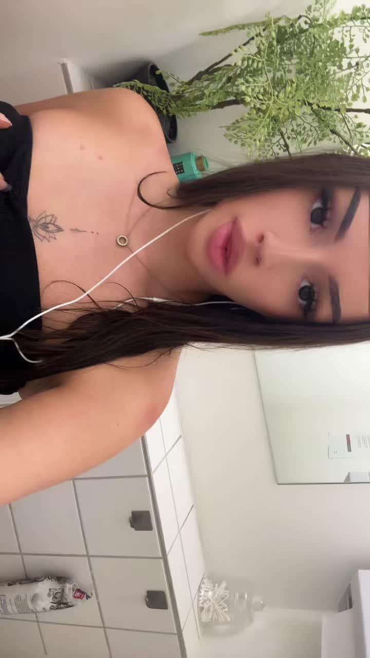 @Teodora 🧛🏼&zwj;♀️