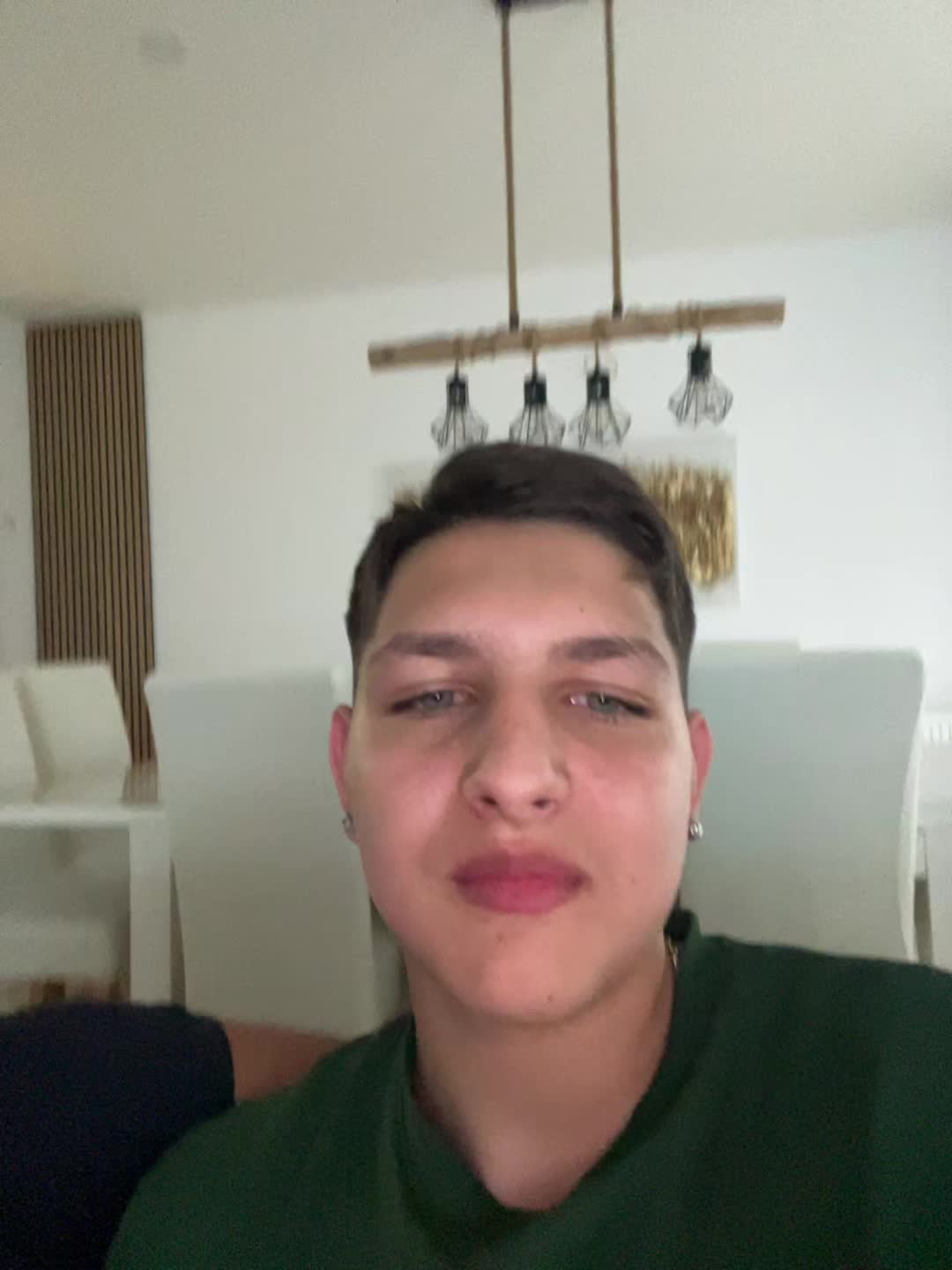 @leonboy