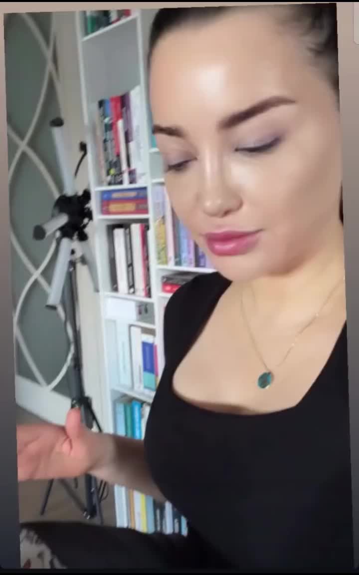 @KM