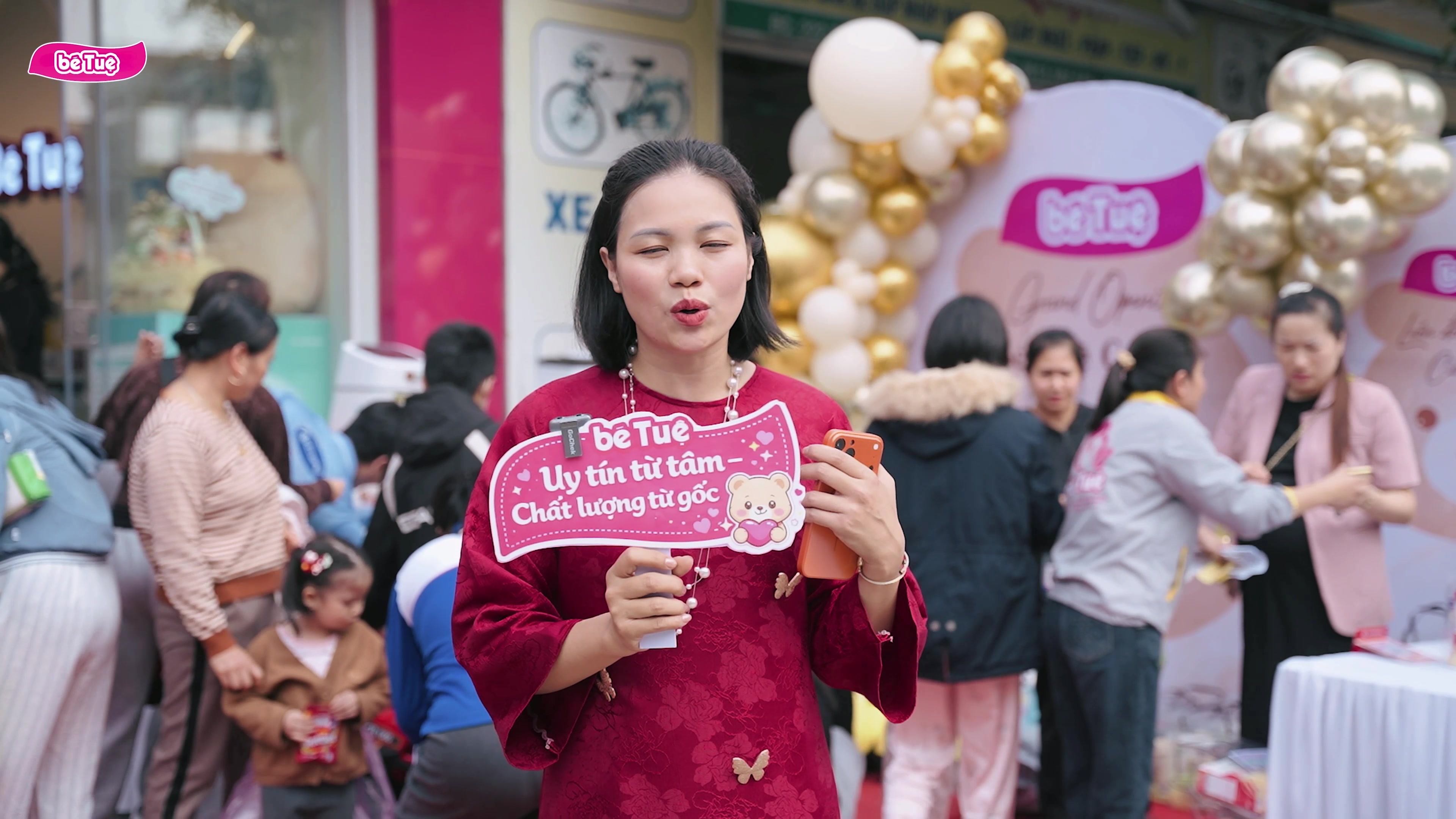 @Shop B&eacute; Tuệ