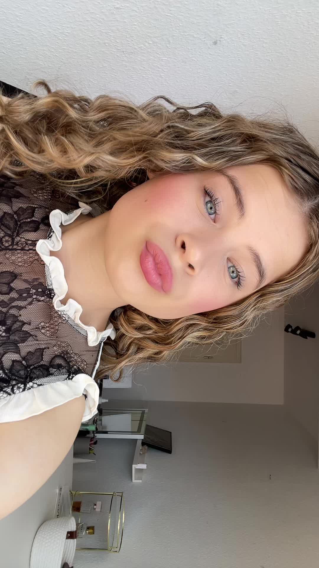 @Sophia🌟