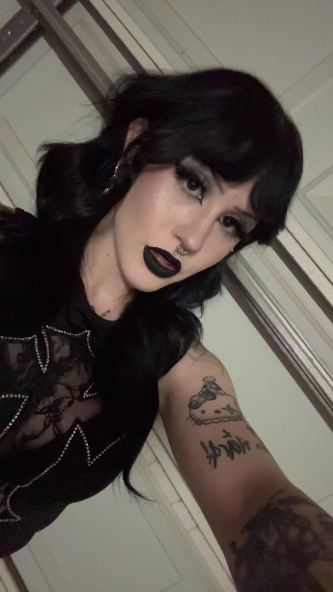 @𝖗𝖔𝖓𝖓𝖎𝖊