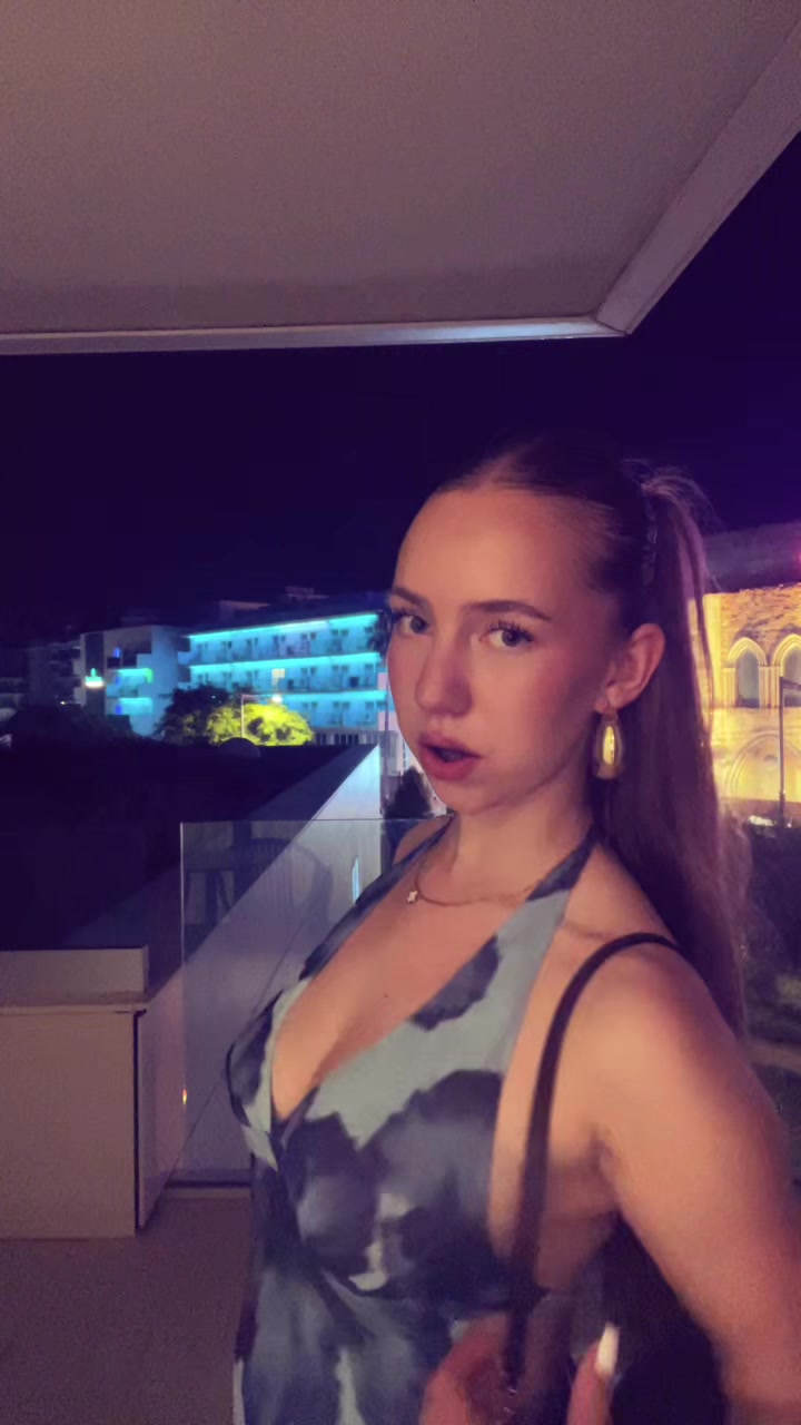 @Helena✨