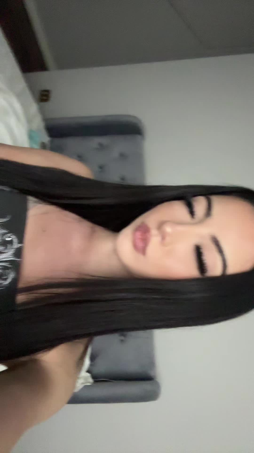 @lari📲