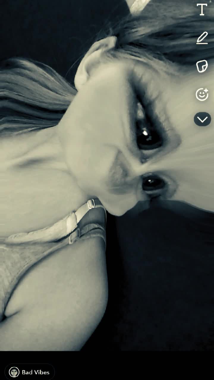 @🦦Mia🦦