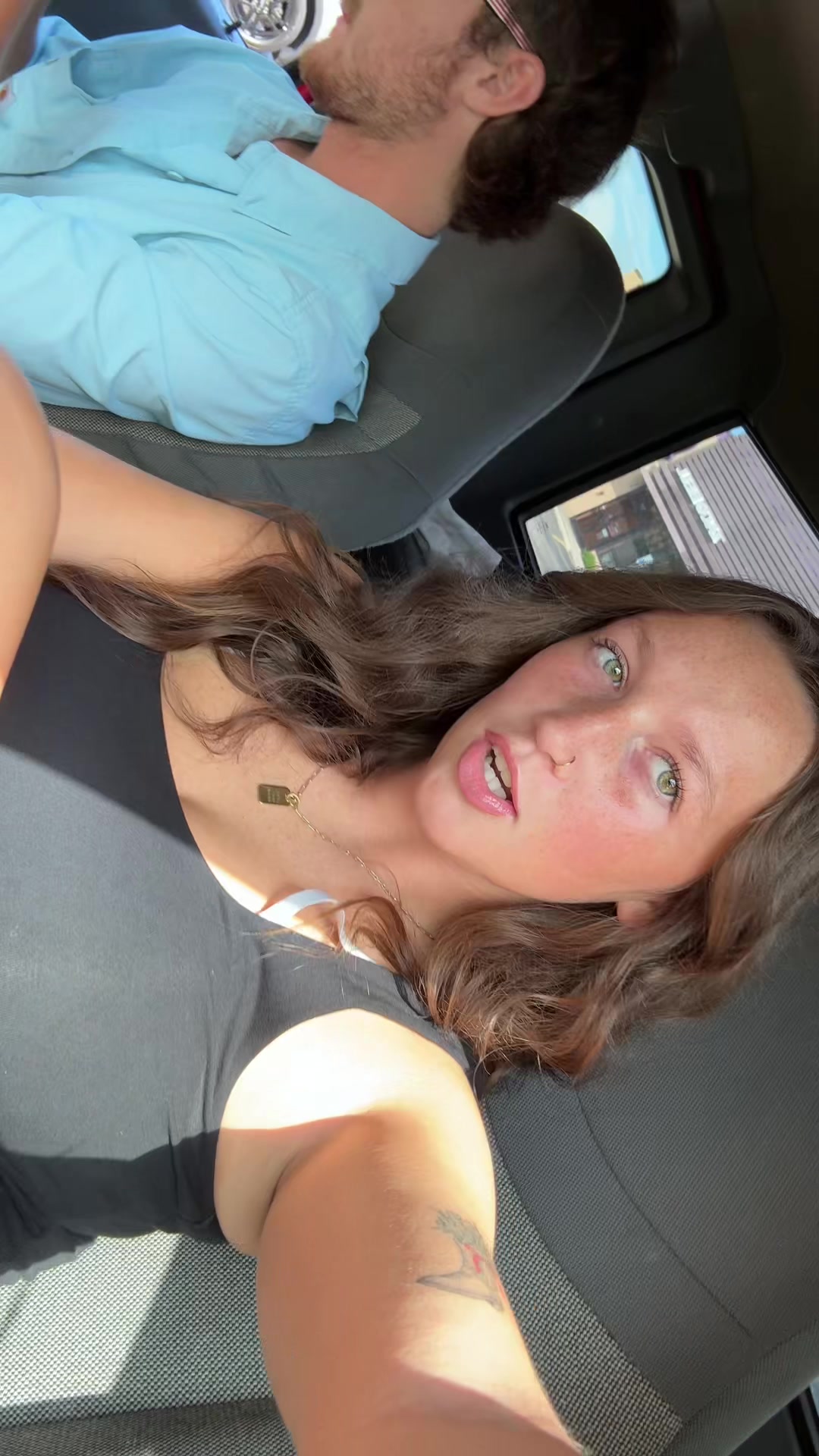 @️