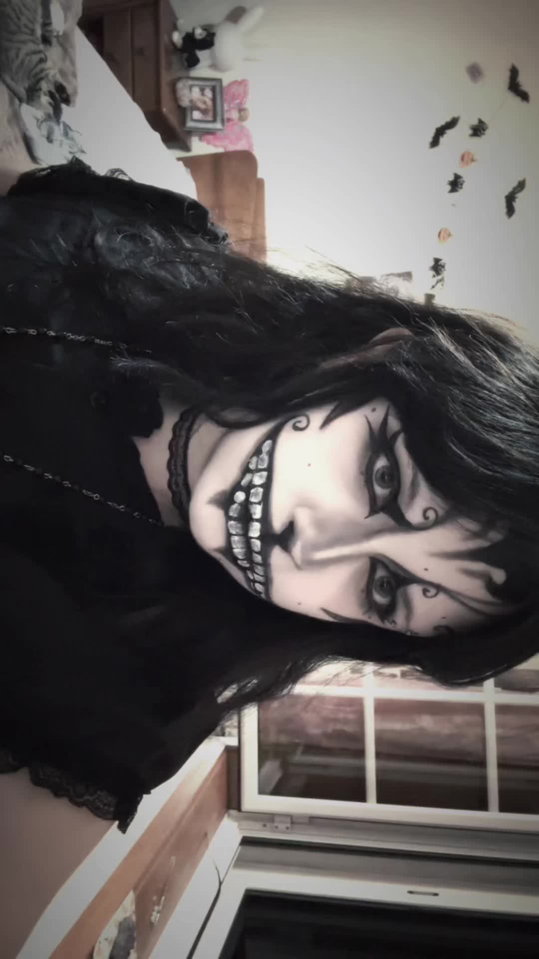 @𝑨𝒍𝒖𝒄𝒂𝒓𝒅🥀