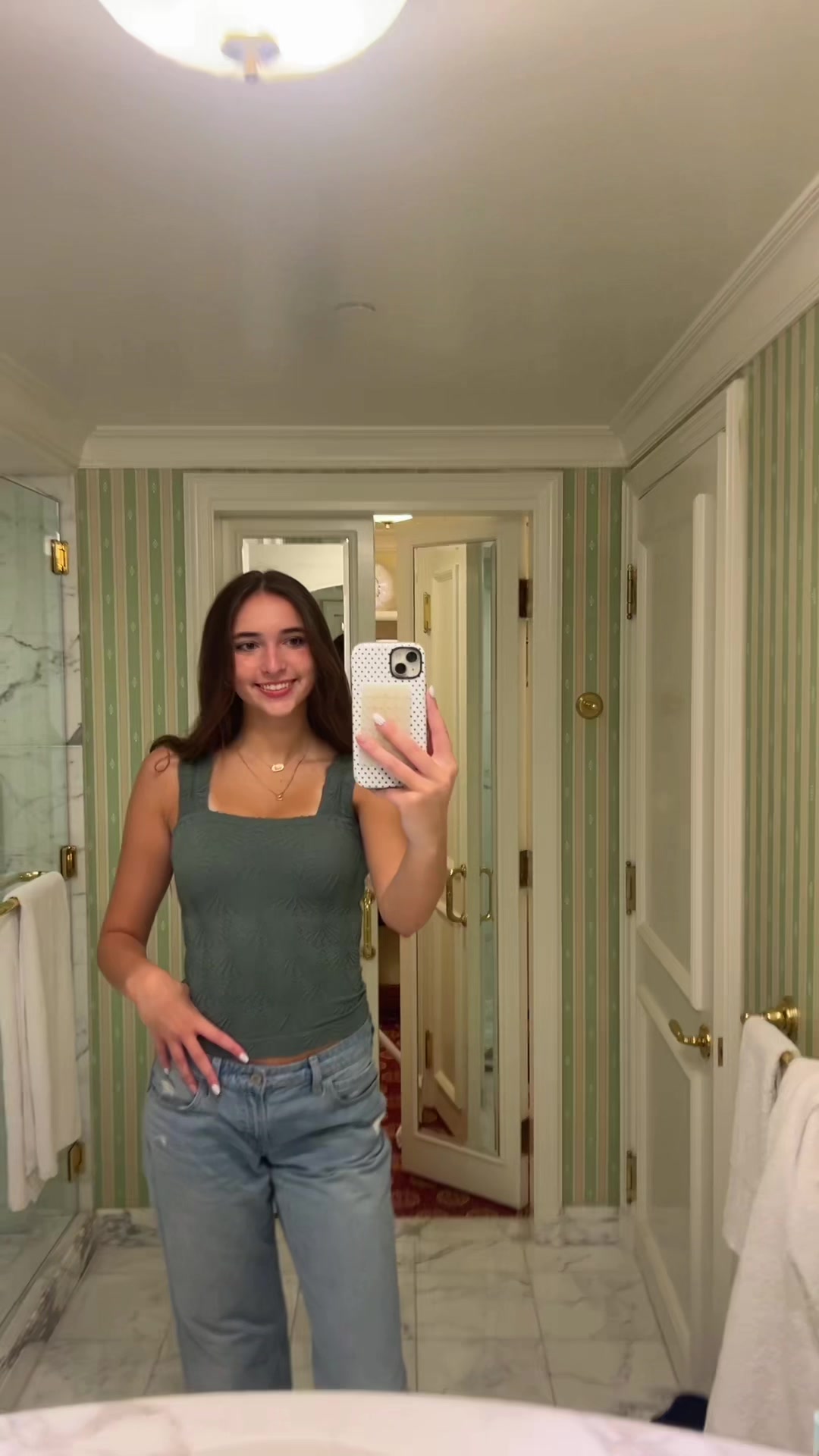 @bella