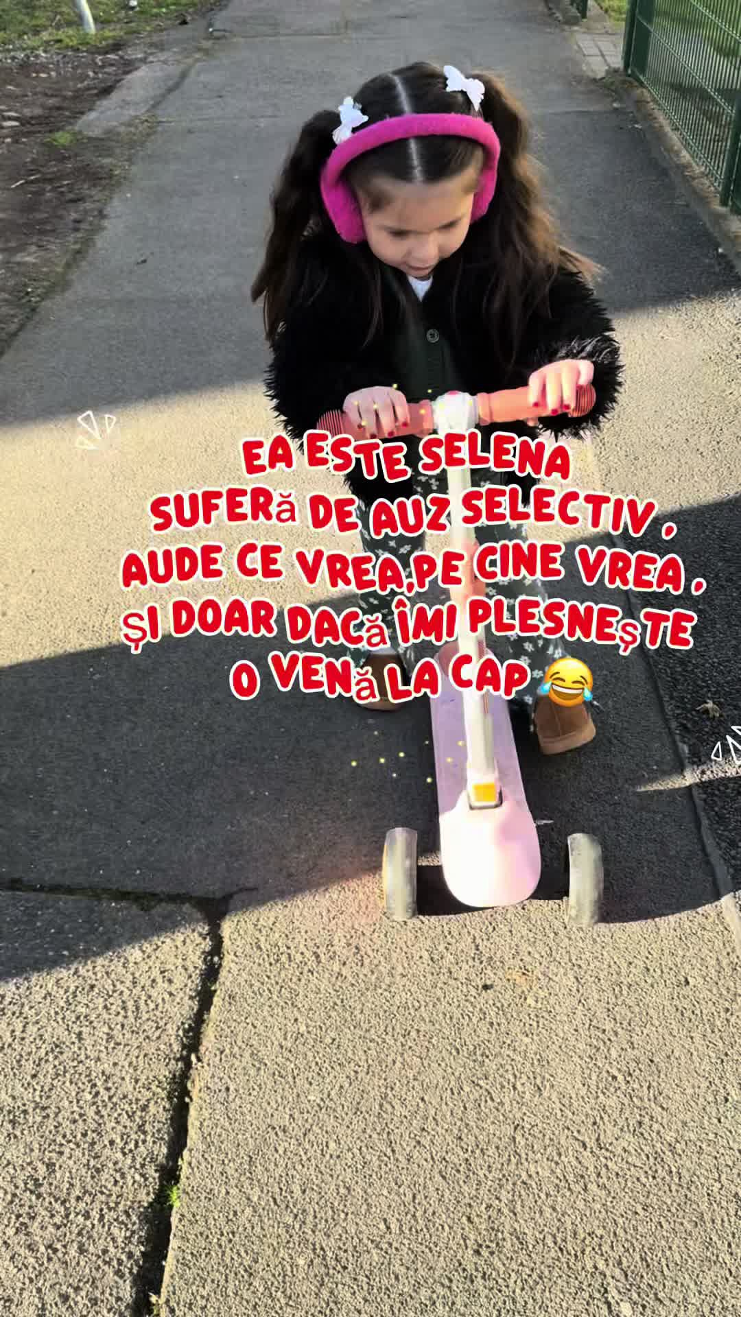@Laura Ion&eacute;la