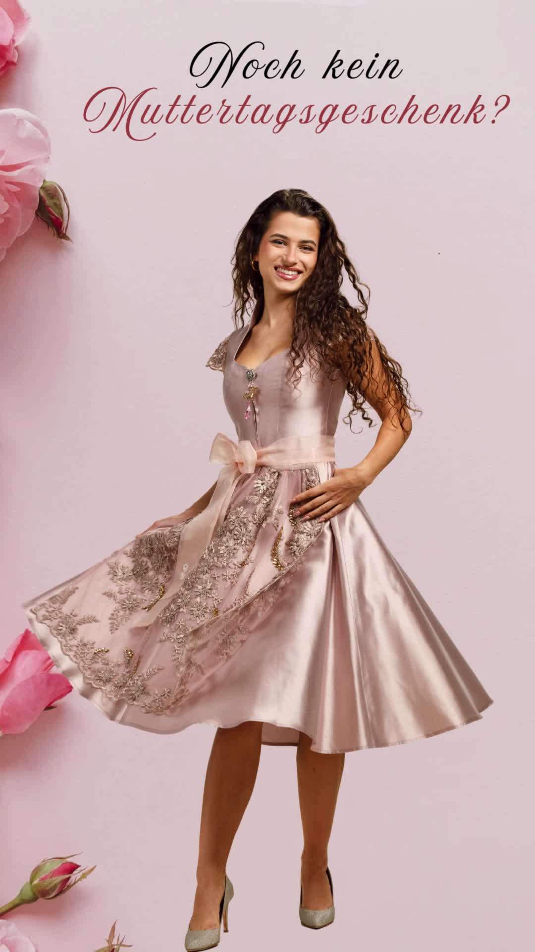@Astrid Söll Dirndl Couture