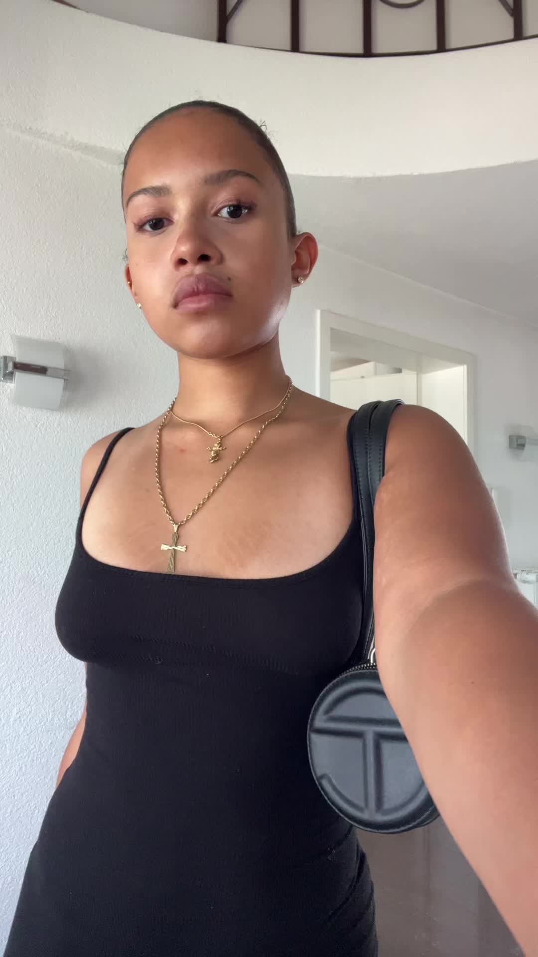 @mysteriousbaddie_123