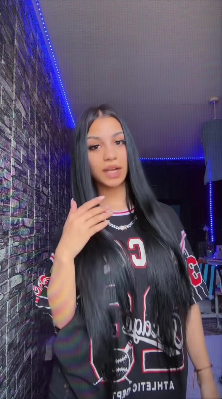 @𝓬𝓻𝓲𝓼𝓽𝓲𝓷𝓪🎀