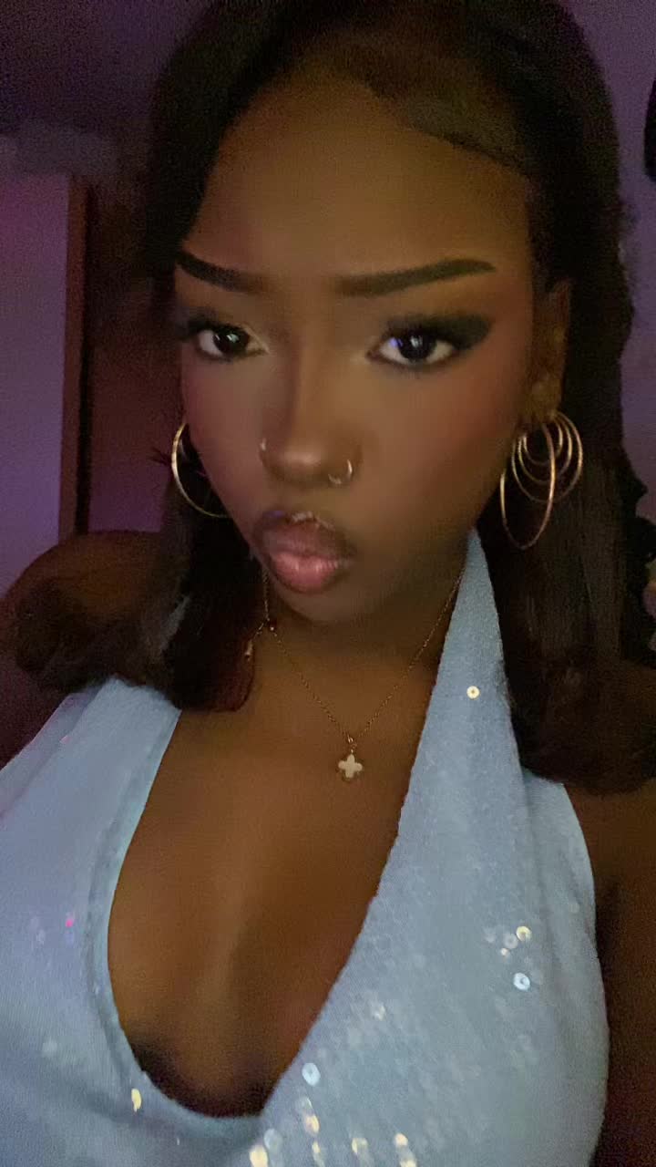 @q🍫