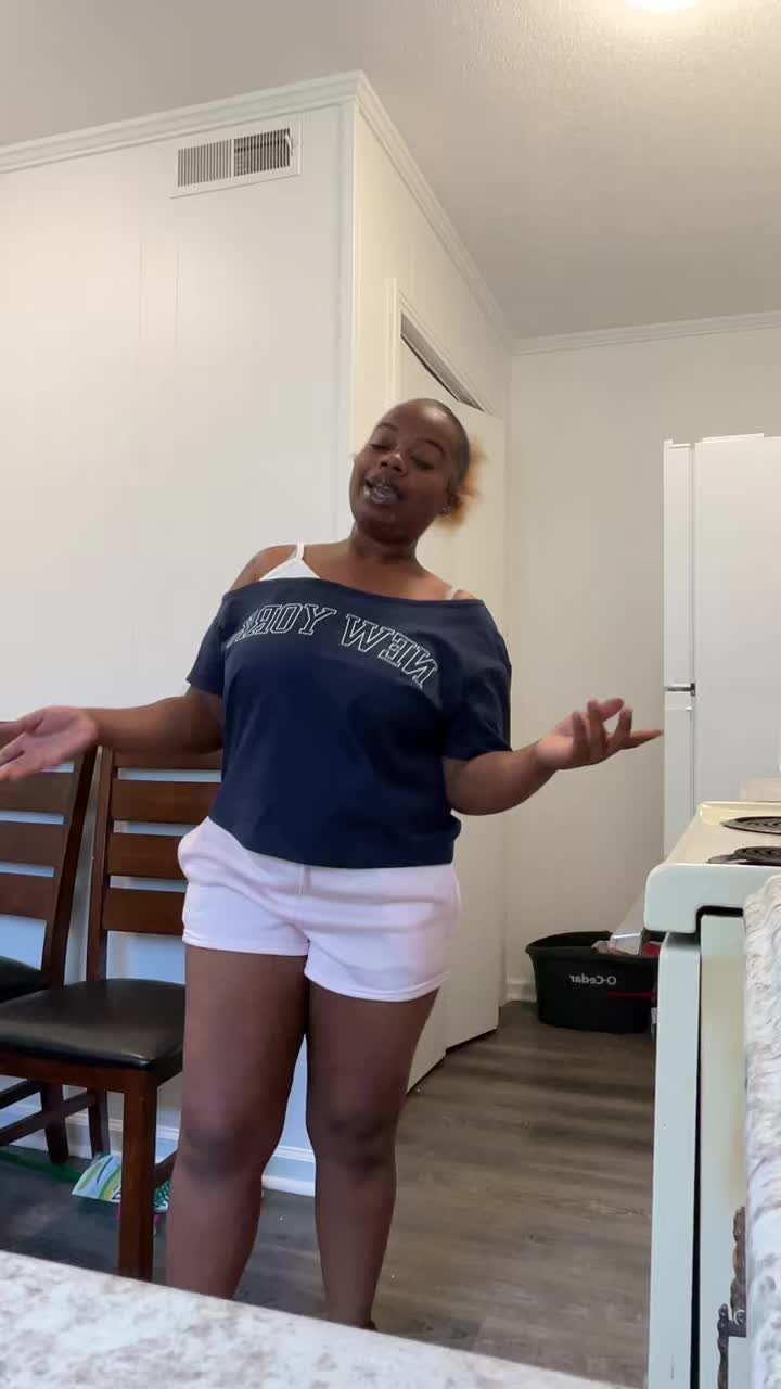 @Miss Standing on business 🗣️