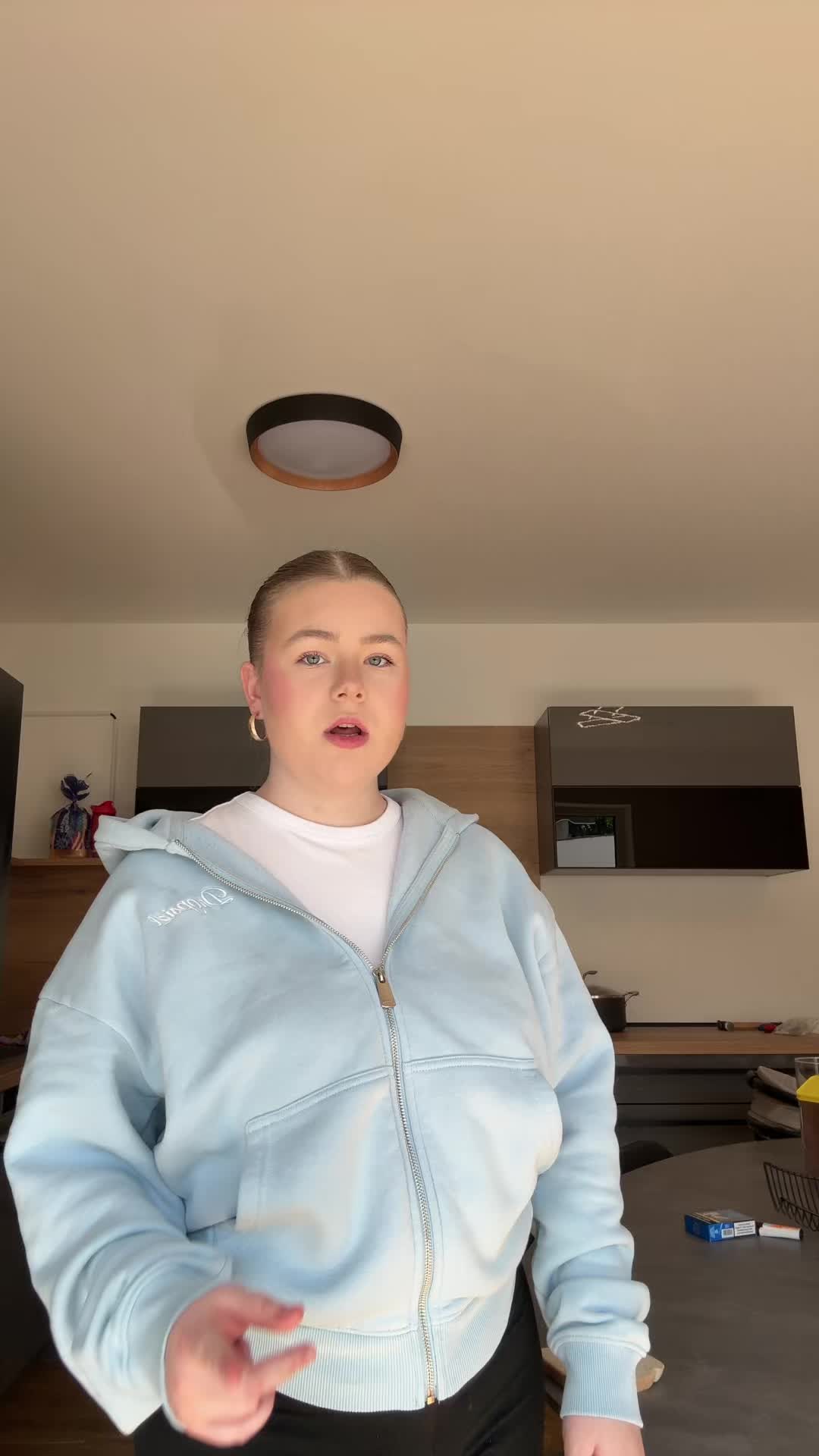 @leonie