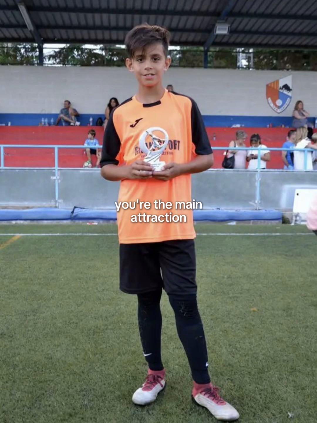 @football.girl.2002_