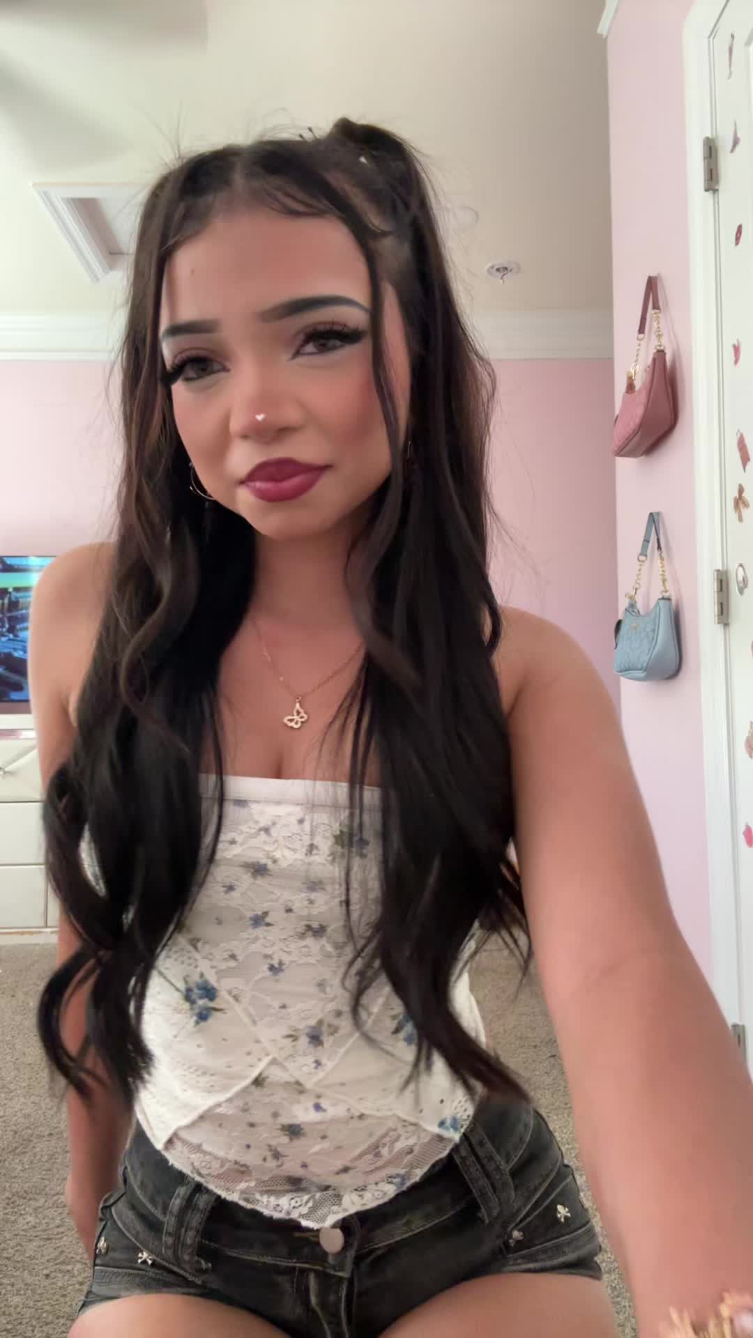 @𝓚𝓪𝓻𝓵𝓪 🌺