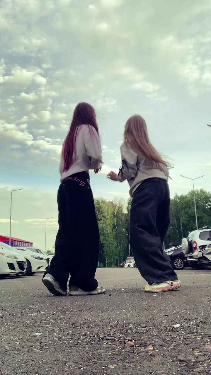 @чернаяяя👀