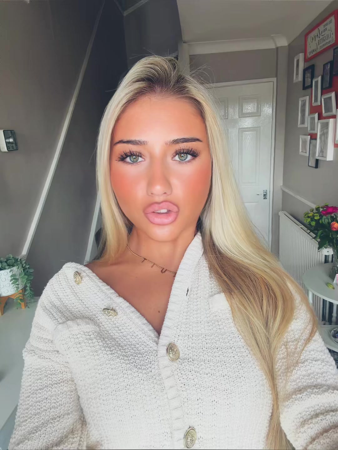 @𝐅𝐫𝐚𝐧𝐤𝐢𝐞 𝐞𝐥𝐥𝐚