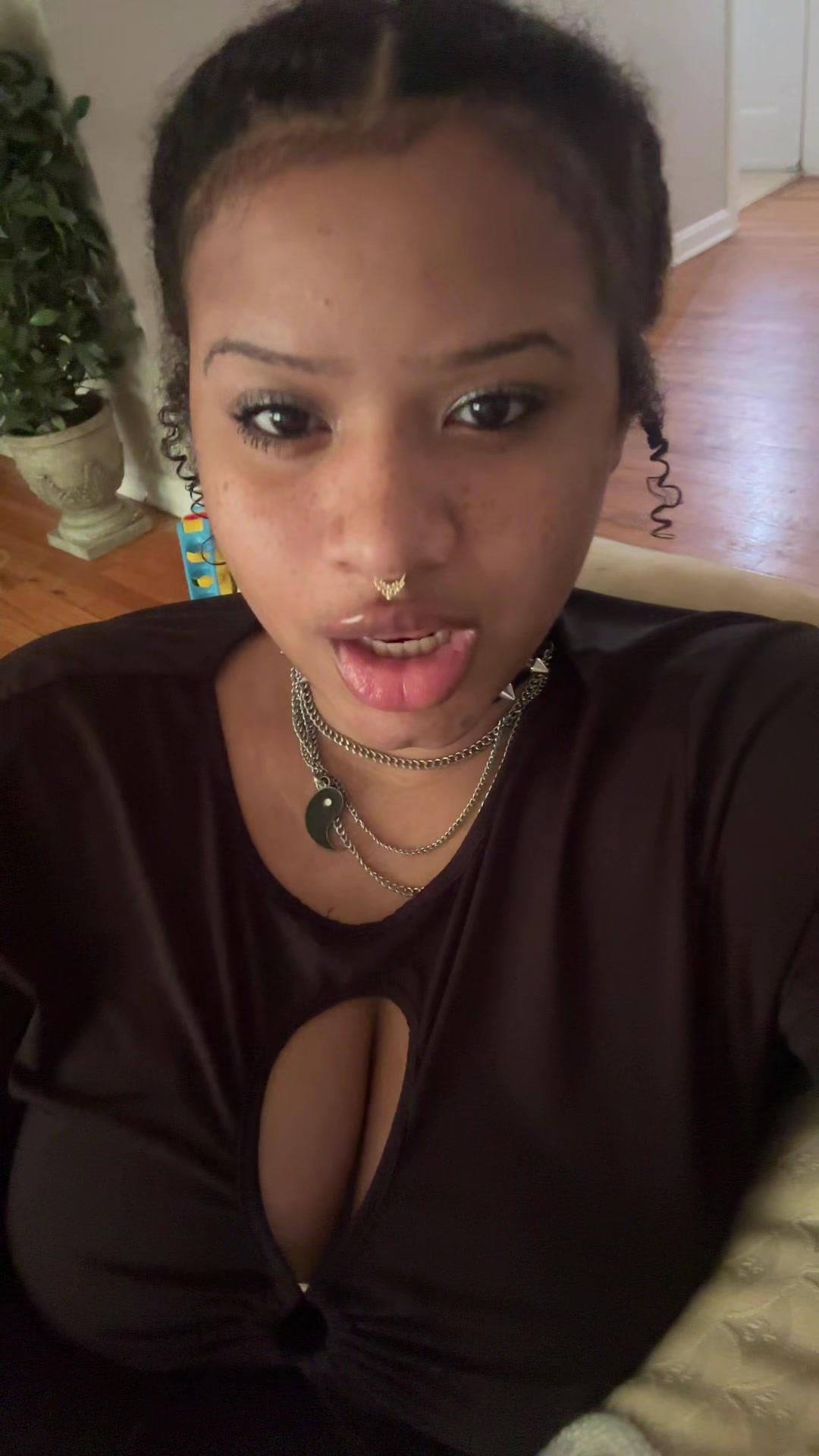 @mizvenuz