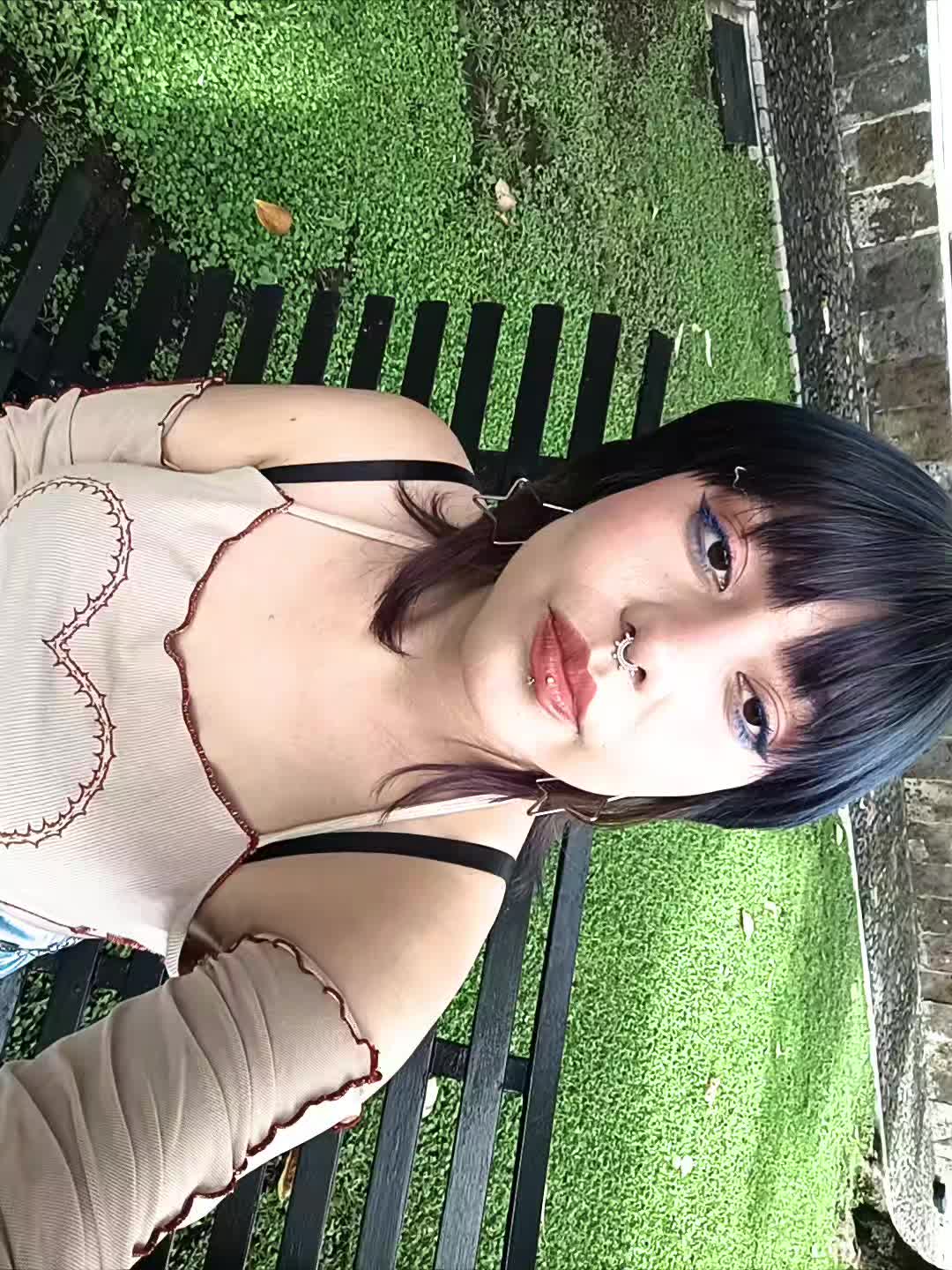 @Zo̷e >|< |-/