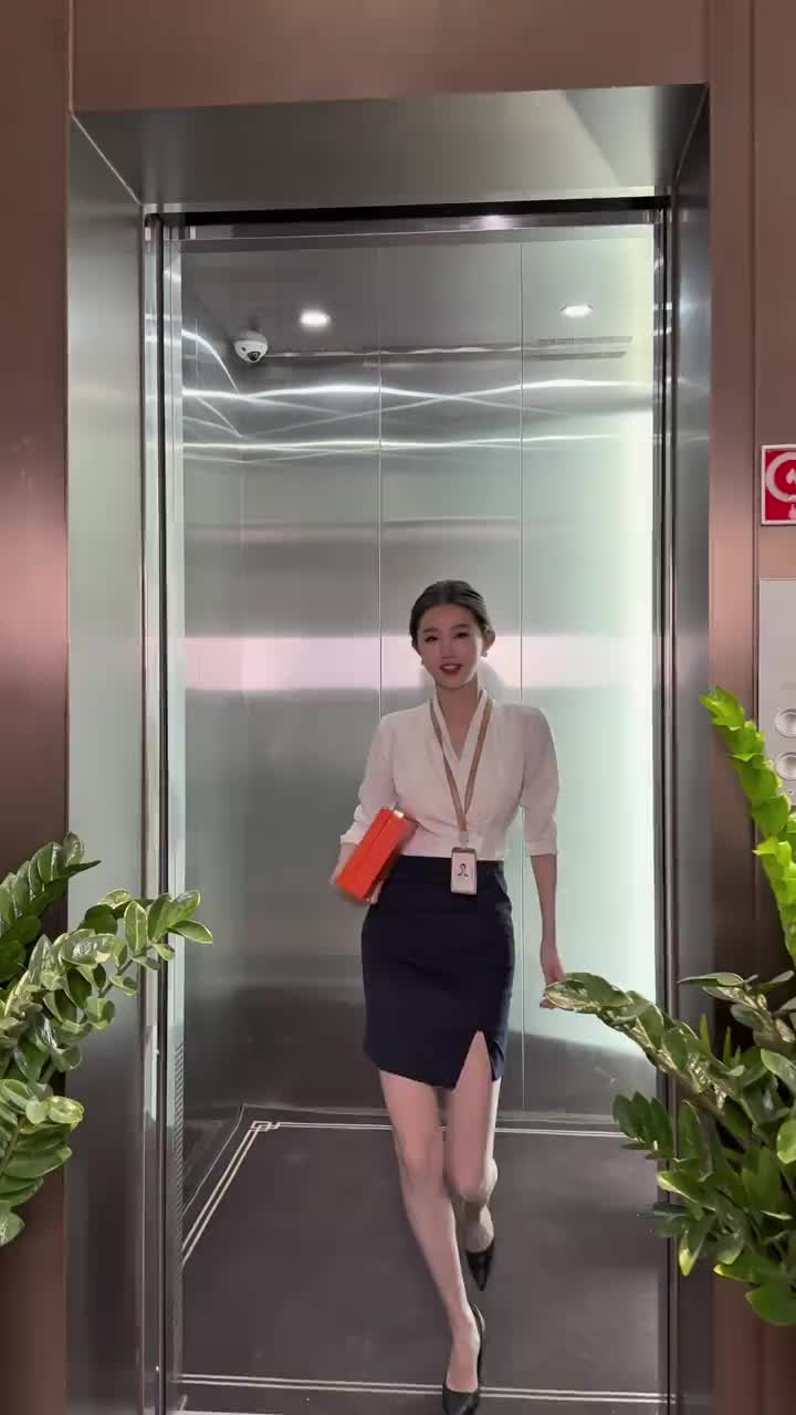 @Sally 雪莉 大笑笑
