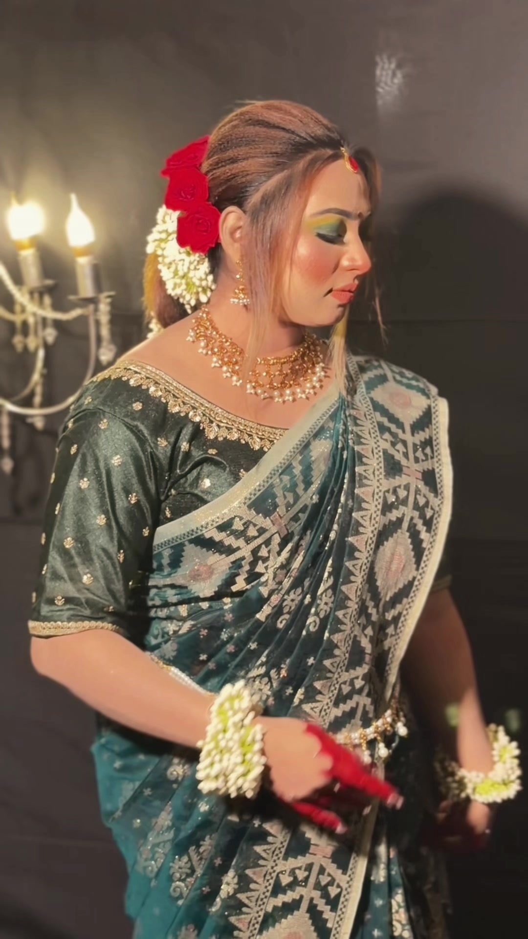 @Mayhar’s makeup touch