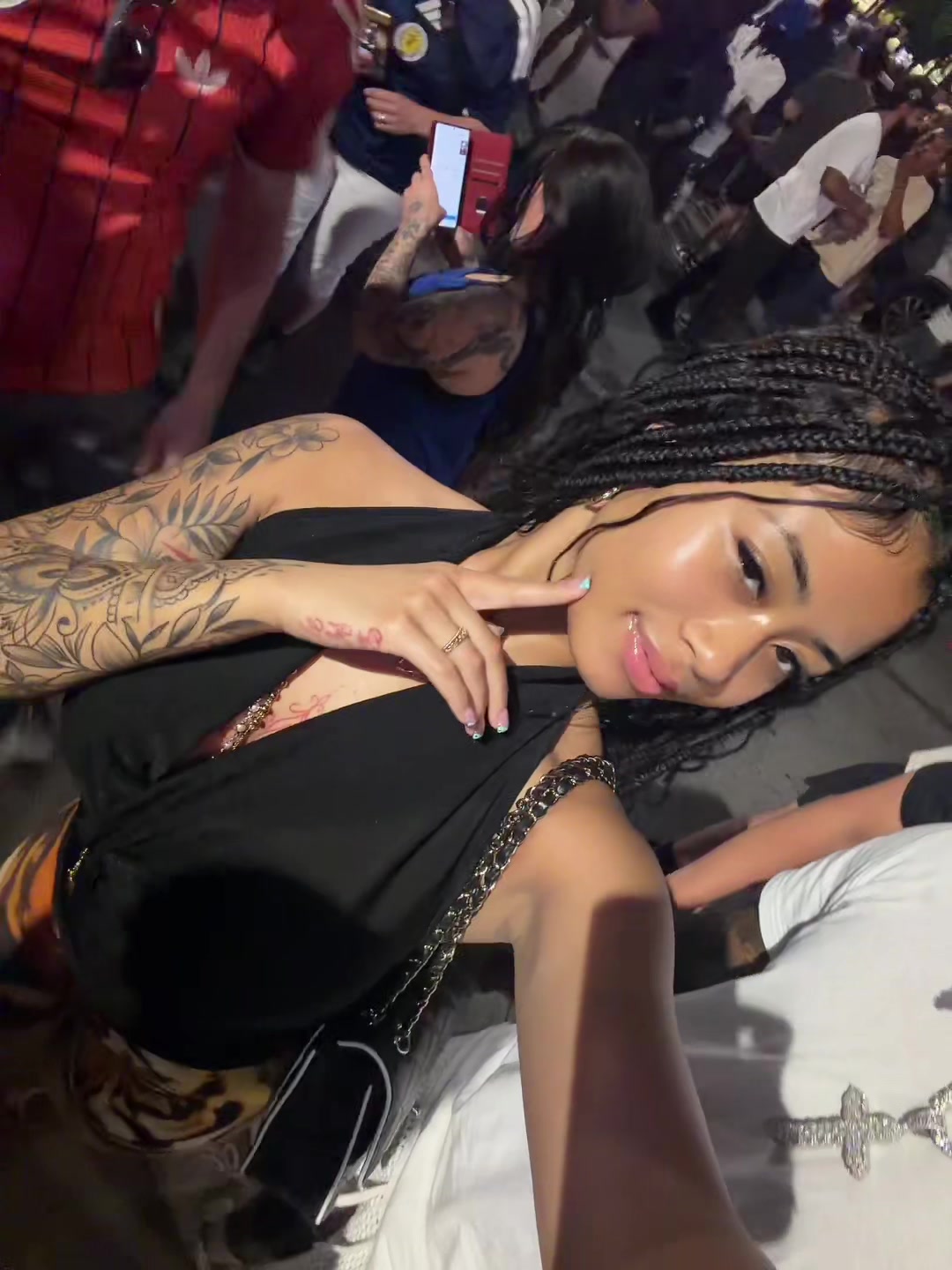 @thee.blasian