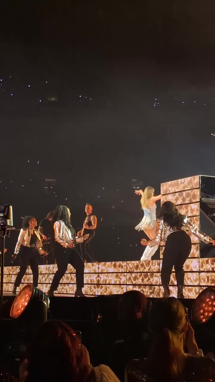 @𓂃꙳⋆videos from the eras tour