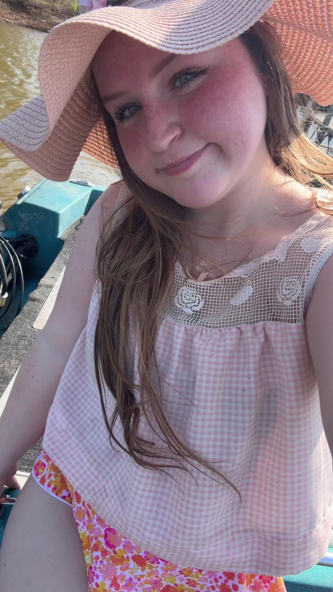 @🐝