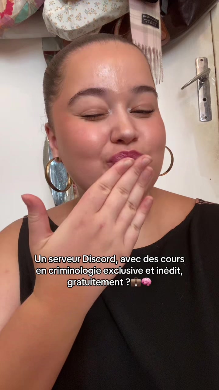 @𝑬𝒎𝒎𝒂 𝑹𝒂𝒗𝒆𝒏 ⏾