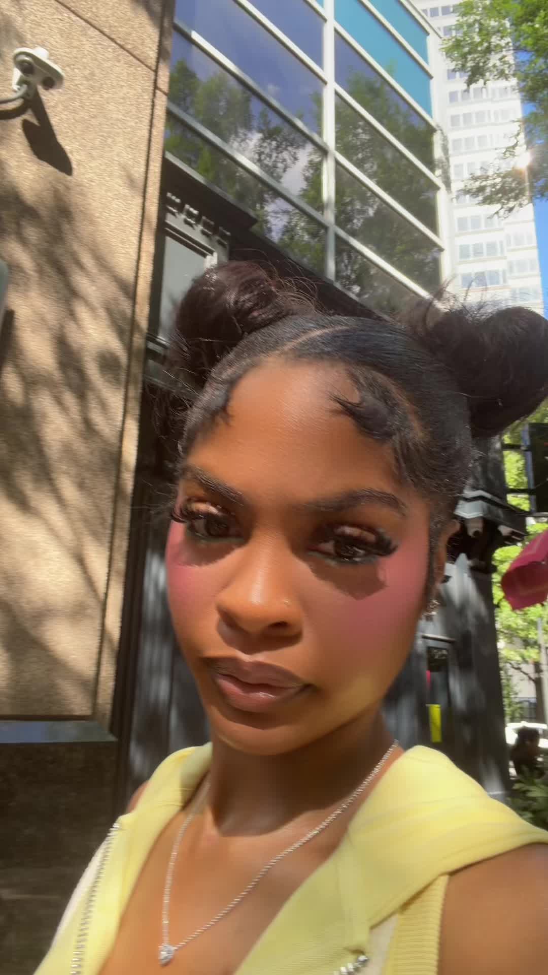 @kelsionaee