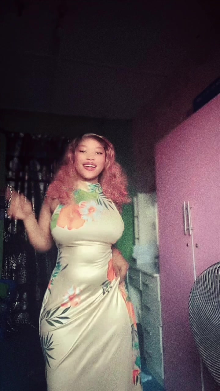 @Sexy_aunty 🤍🪻