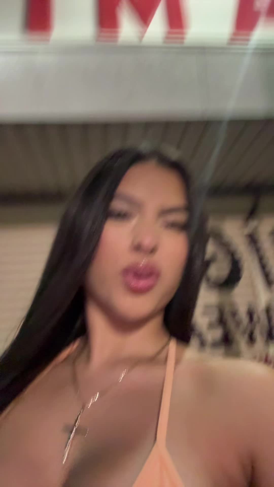 @Anahi
