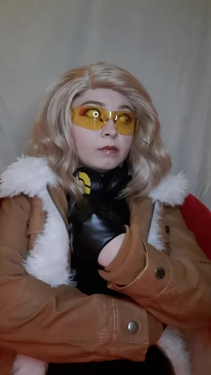 @RavynTheSmolElf