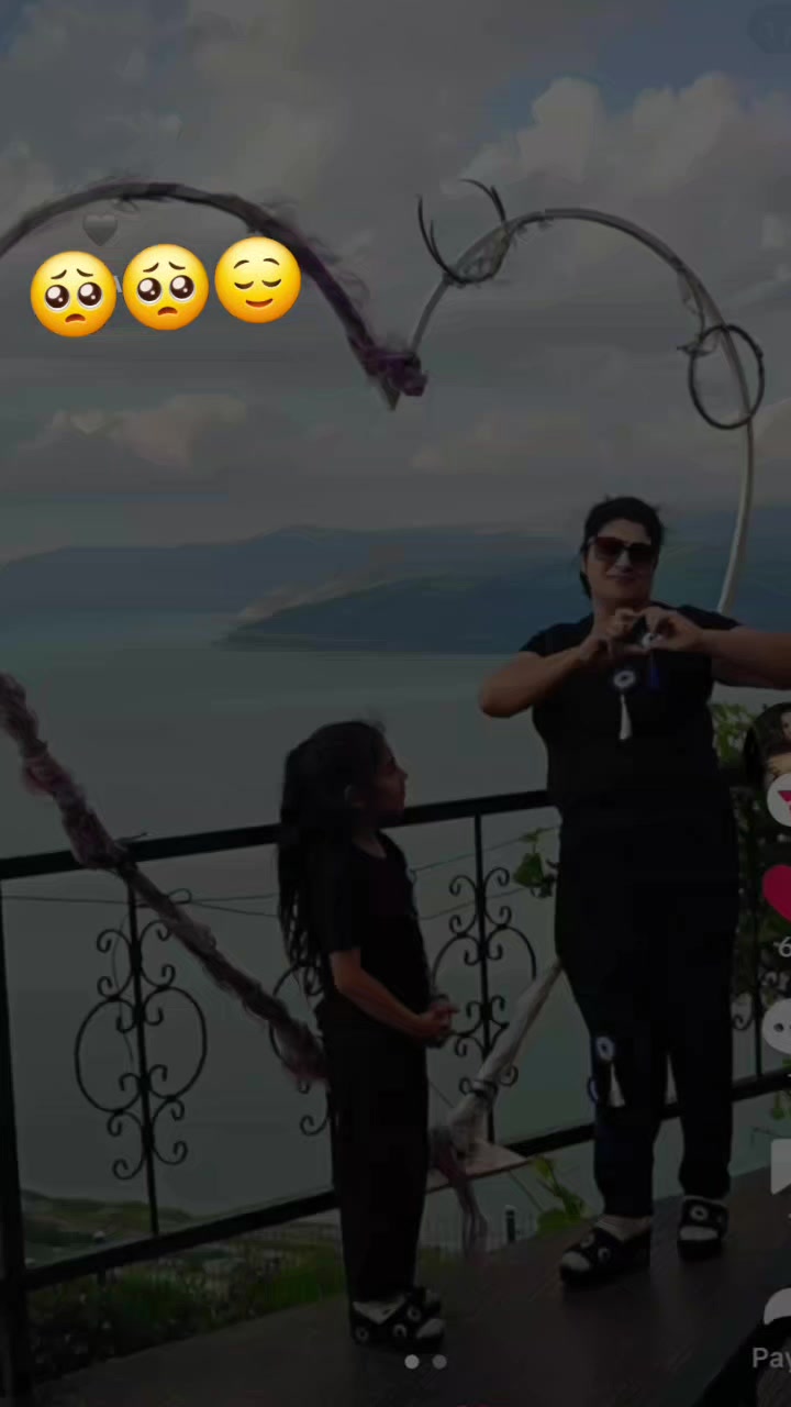 @Emine div