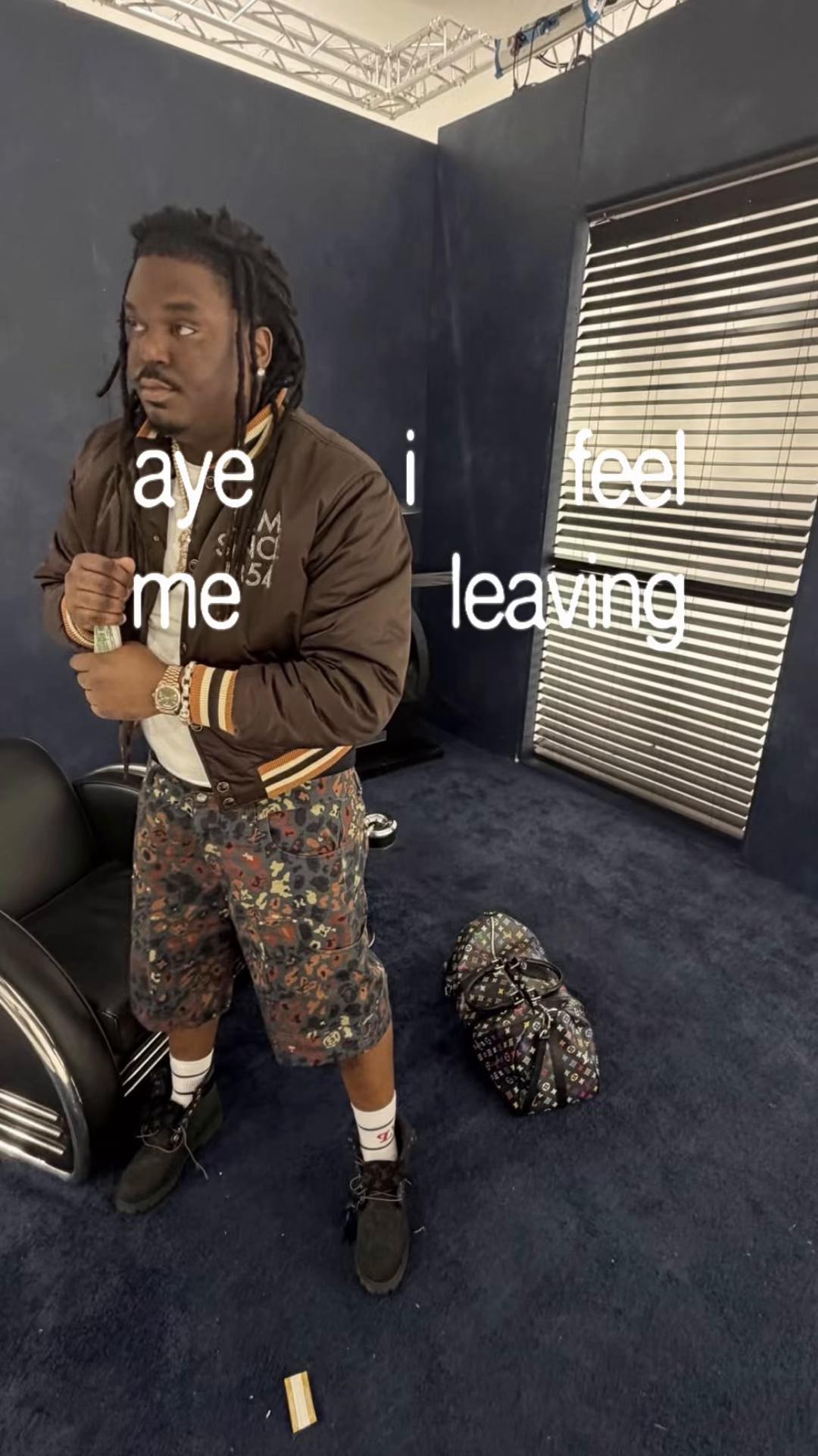 @￼