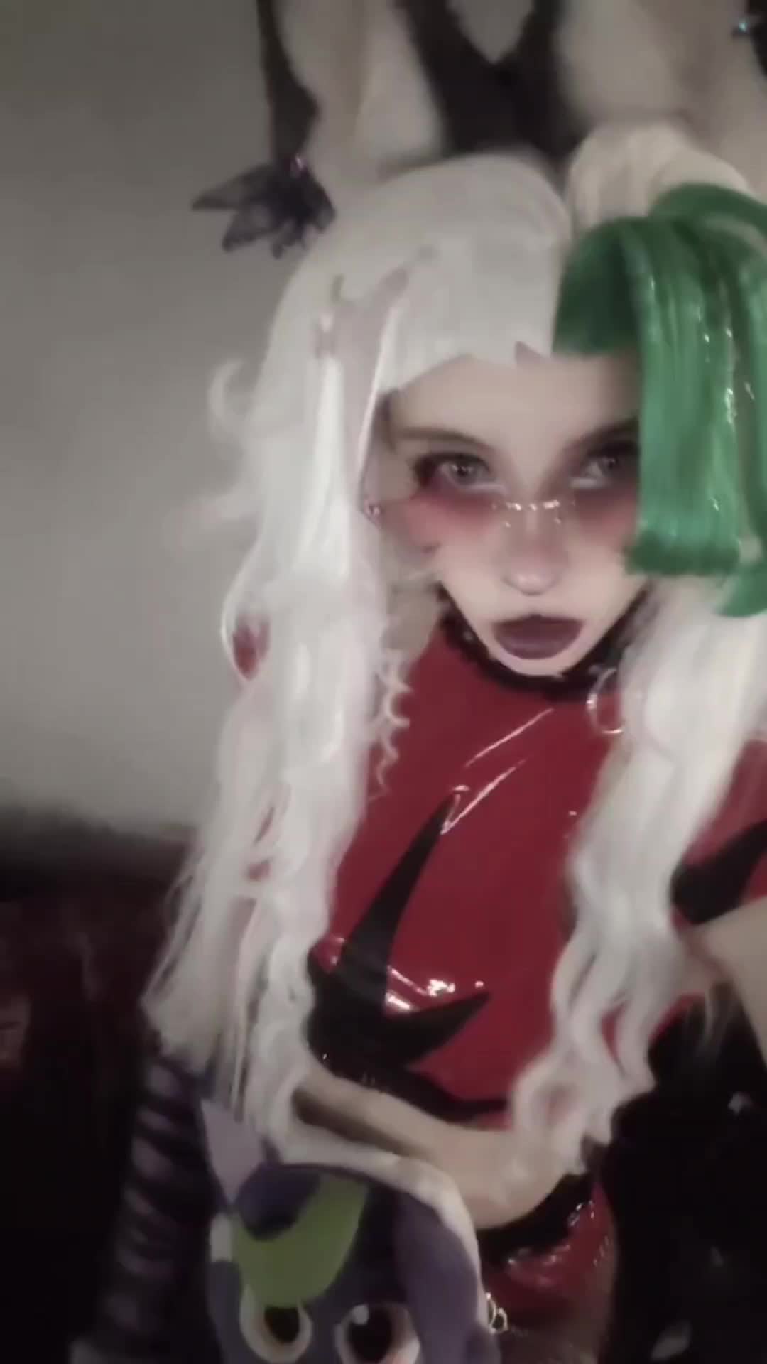 @Cosplayer
