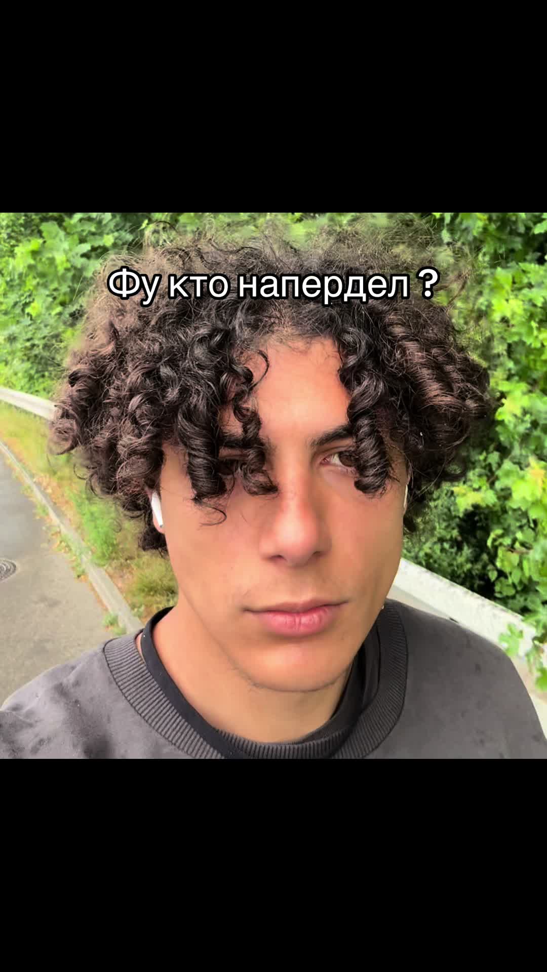 @Miqq