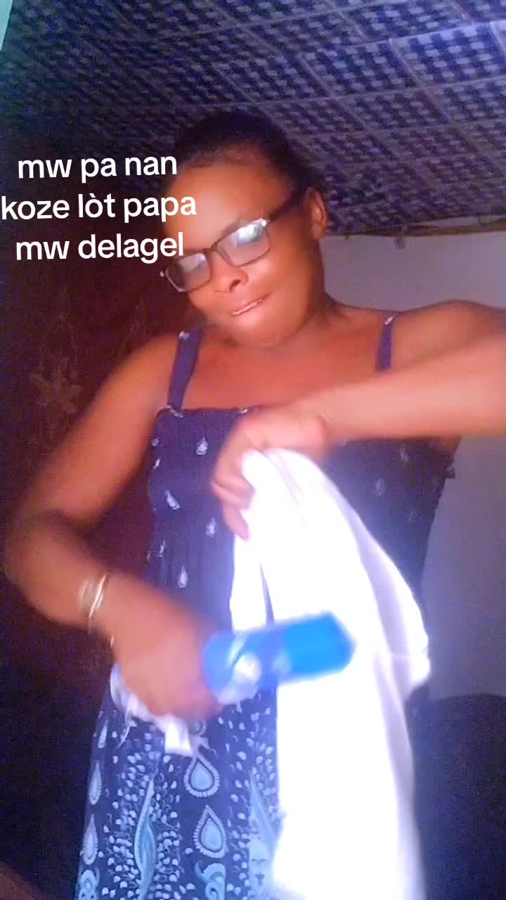 @Mayou b&egrave;l tifi 😁😁😁