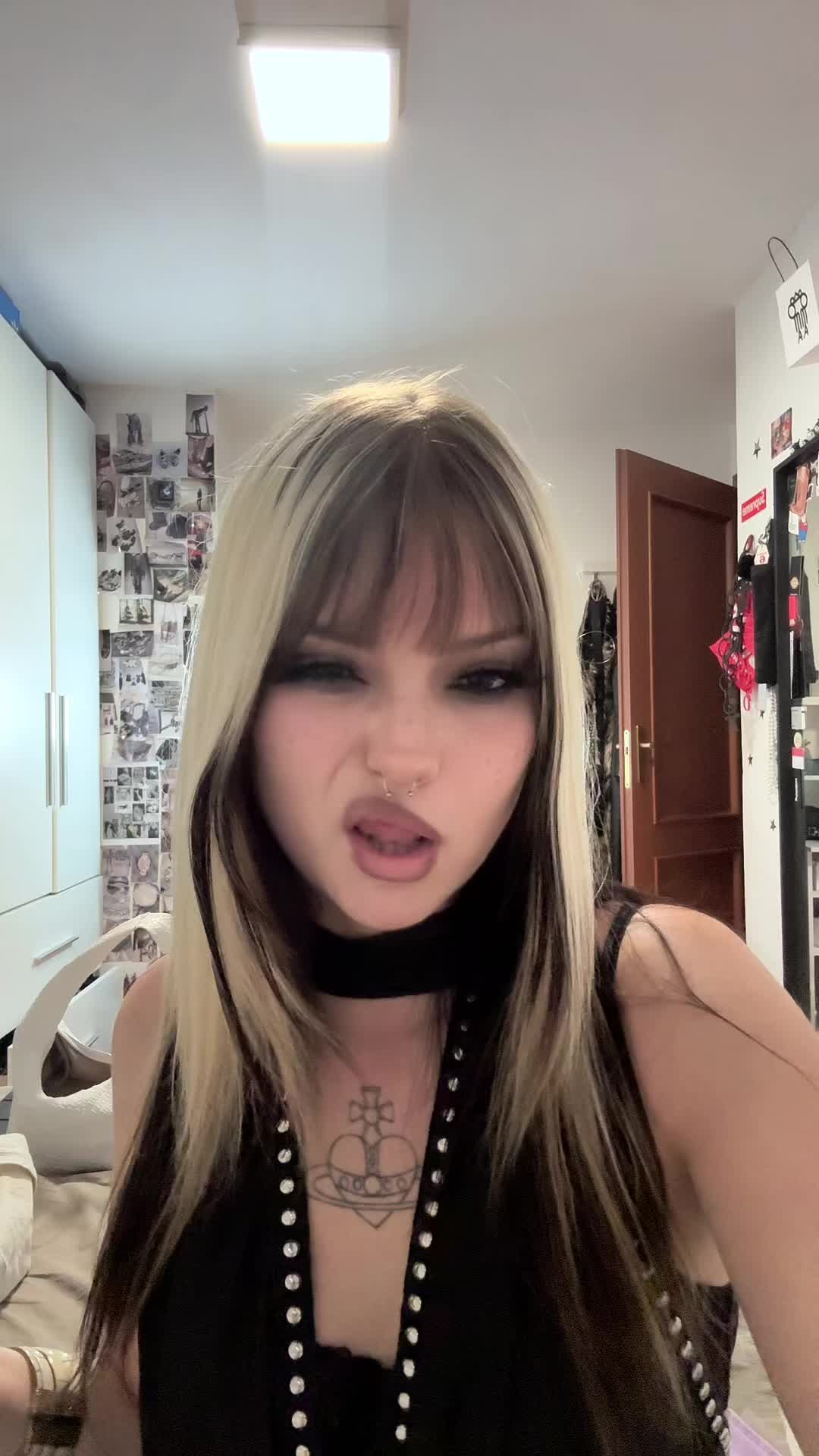 @lauralannii