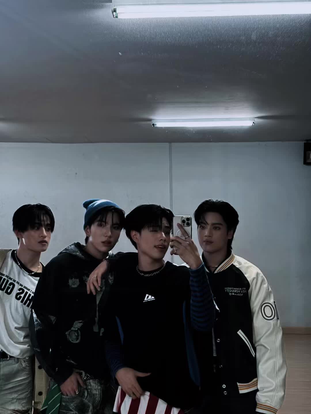 @🇰🇷Kpop and kdrama fan🇰🇷