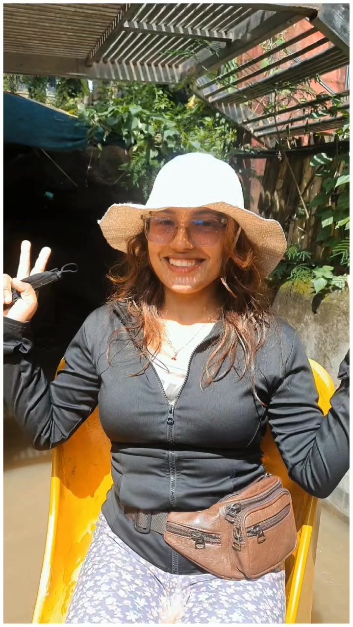 @Santi Thapa
