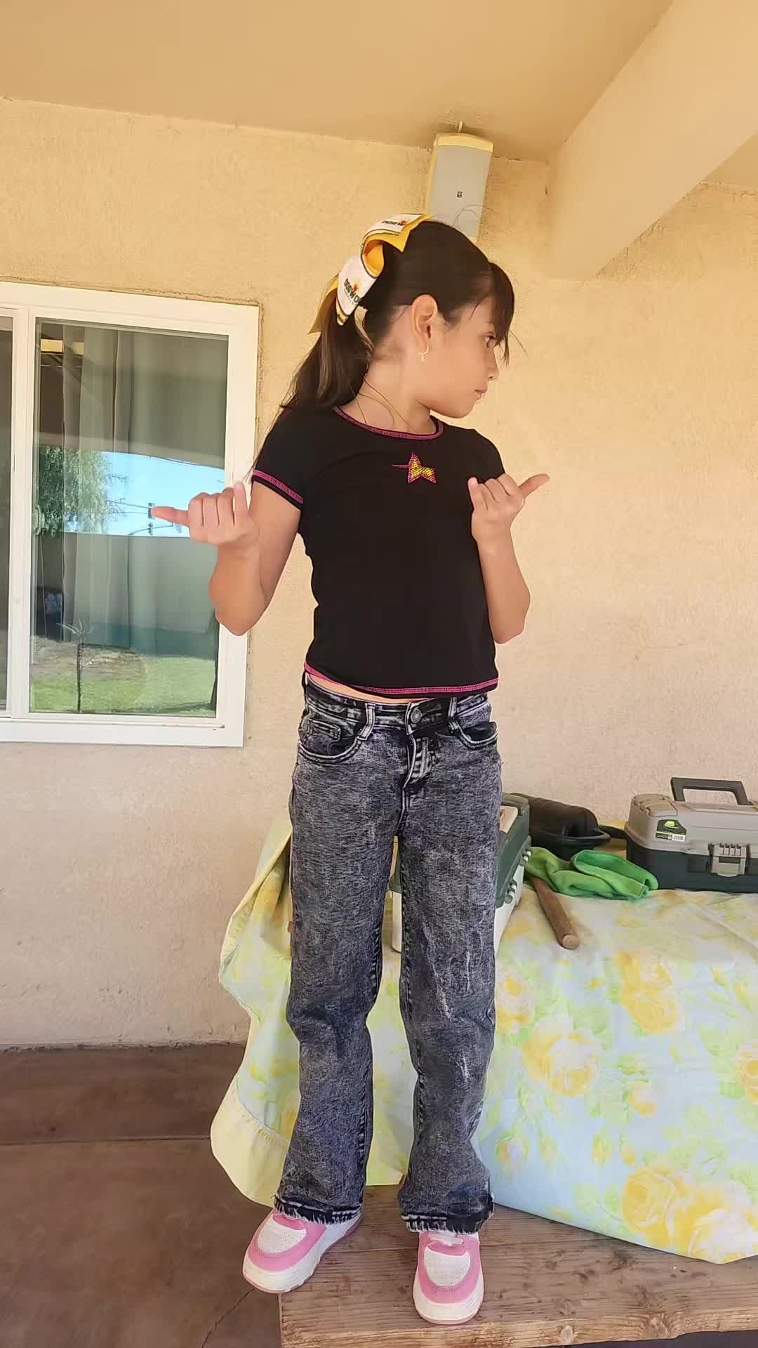@Peque&ntilde;osLara